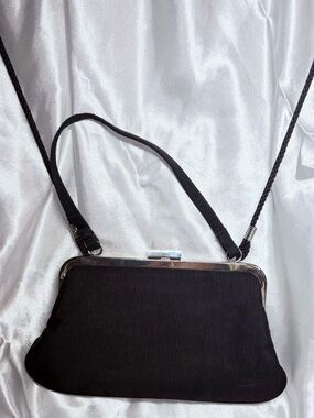 Classic Black Frame Evening Clutch with Detachable Strap